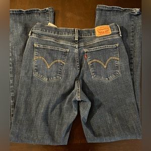 Levi’s size 6 classic boot cut jeans